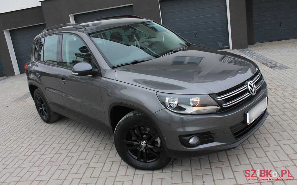 2011' Volkswagen Tiguan photo #1