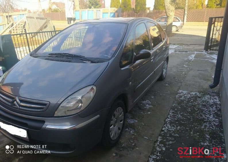 2004' Citroen Xsara Picasso photo #2