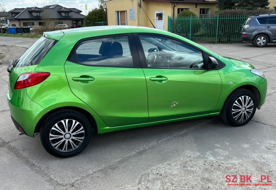 2008' Mazda 2 photo #5