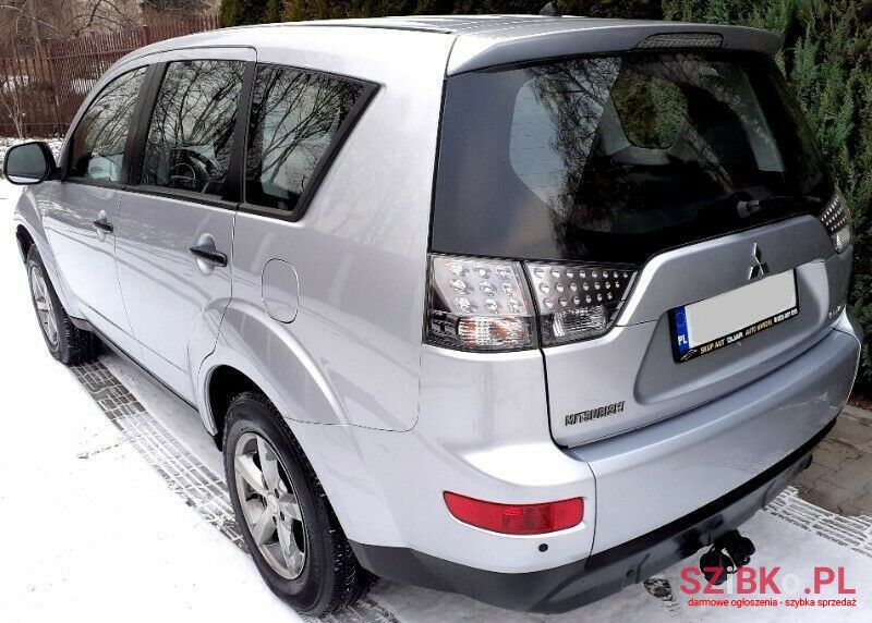 2008' Mitsubishi Outlander photo #5