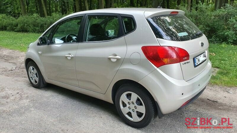 2011' Kia Venga photo #6