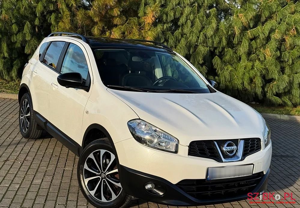 2013' Nissan Qashqai 1.6 Tekna photo #2