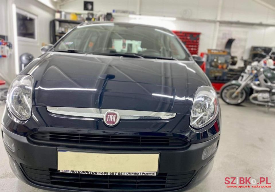 2009' Fiat Punto Evo photo #2