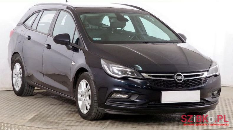 2017' Opel Astra photo #1
