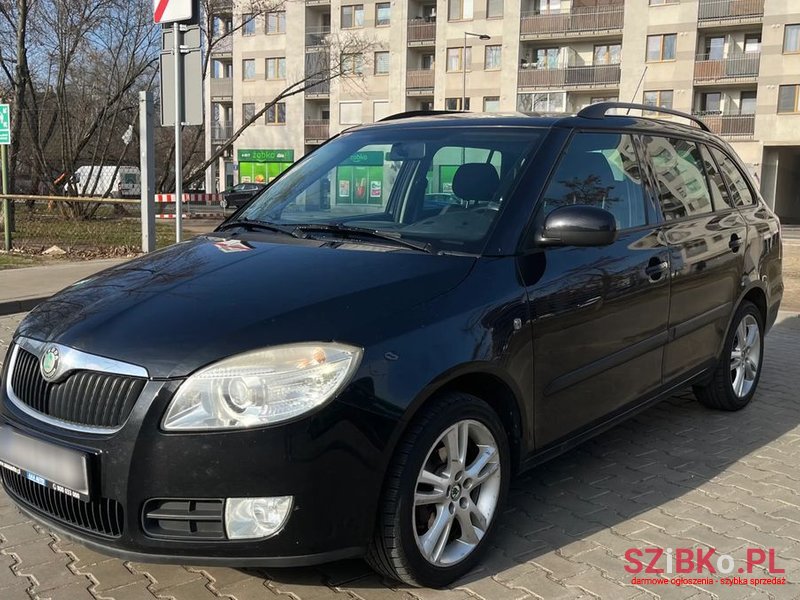 2008' Skoda Fabia photo #2