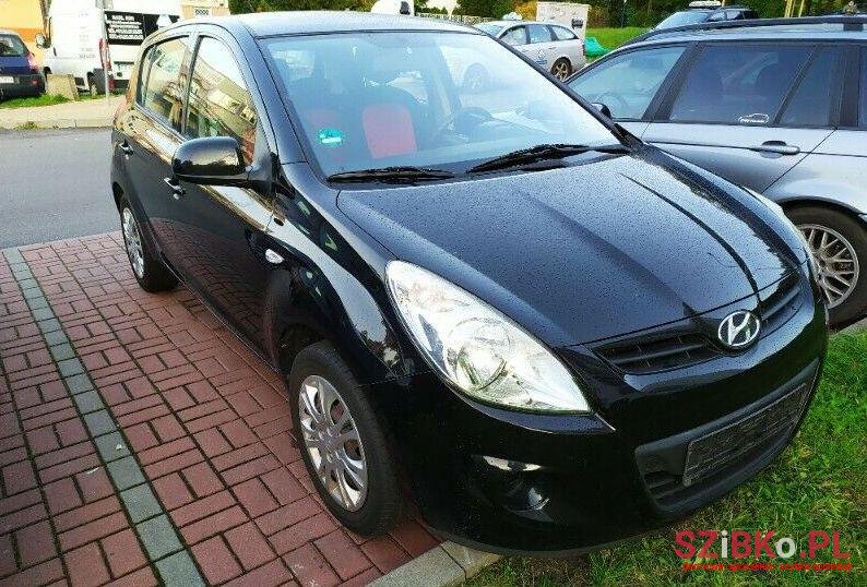 2009' Hyundai i20 photo #1