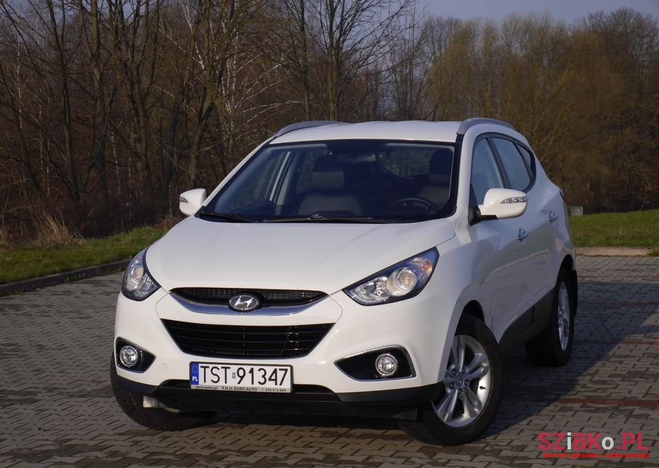 2011' Hyundai ix35 photo #2