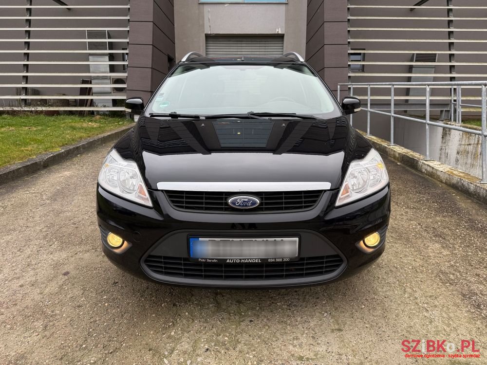 2010' Ford Focus photo #3