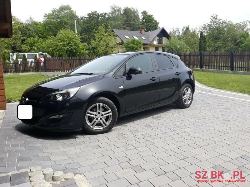 2015' Opel Astra photo #5