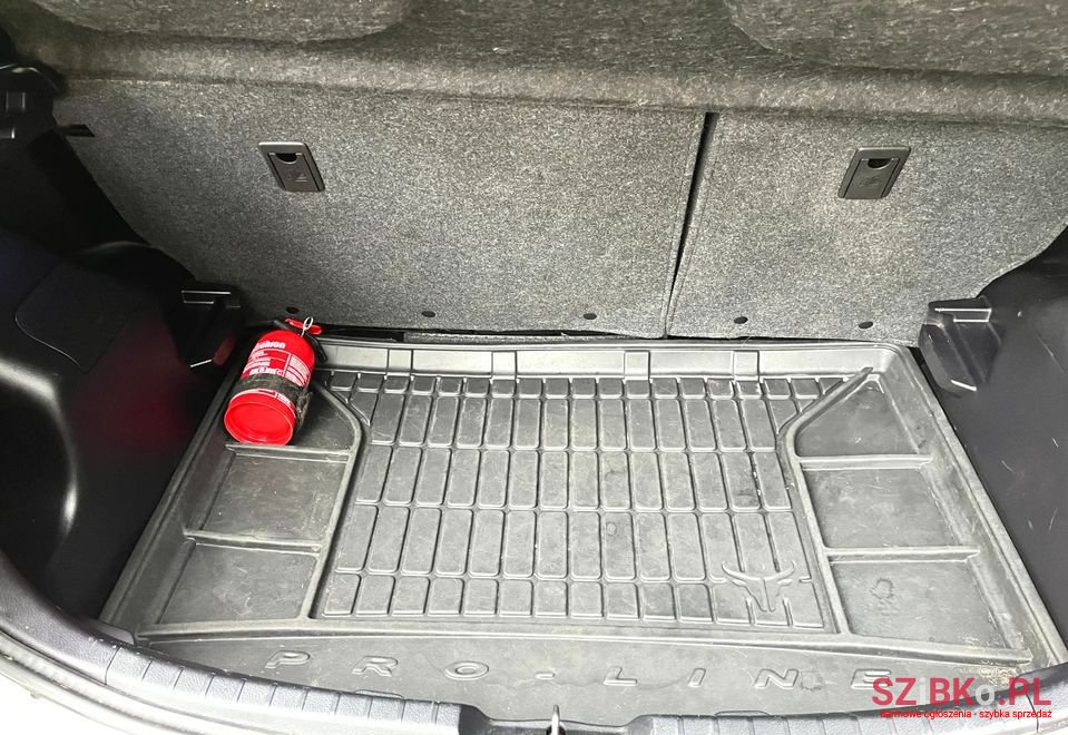 2014' Toyota Yaris photo #4