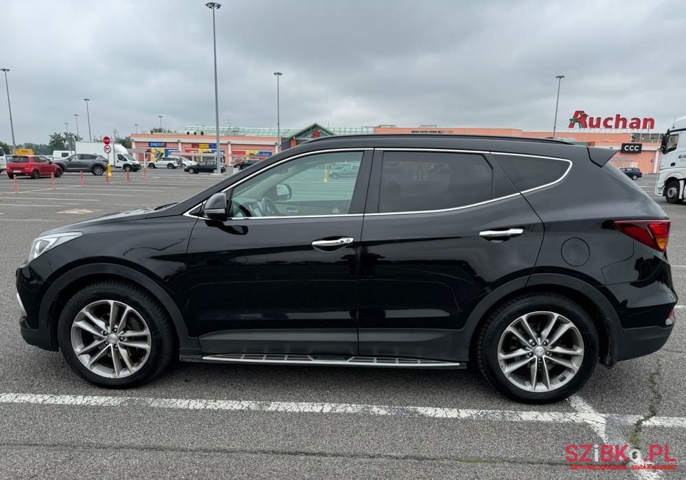 2017' Hyundai Santa Fe photo #3