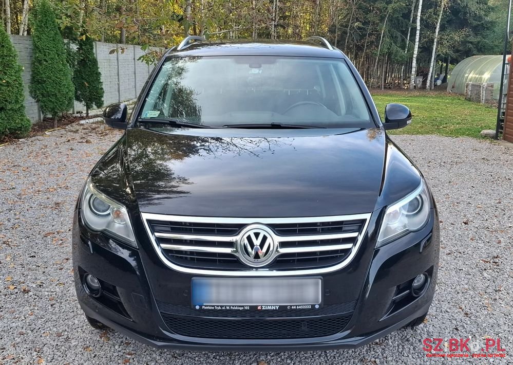2010' Volkswagen Tiguan photo #1