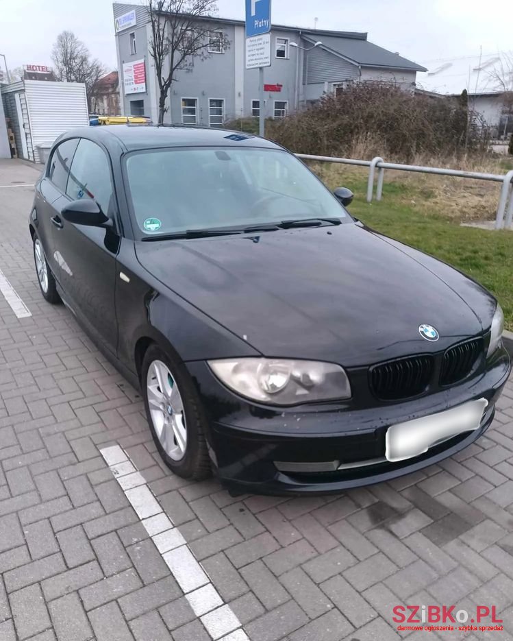 2007' BMW 1 Series 118D photo #2