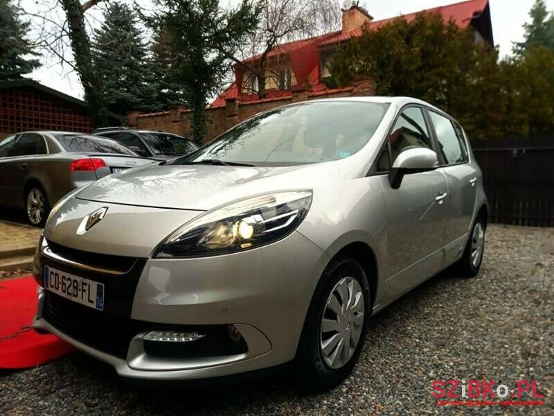 2012' Renault Scenic photo #1
