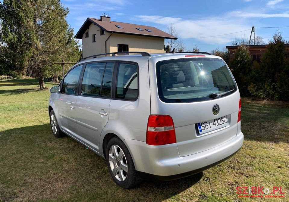 2006' Volkswagen Touran photo #4