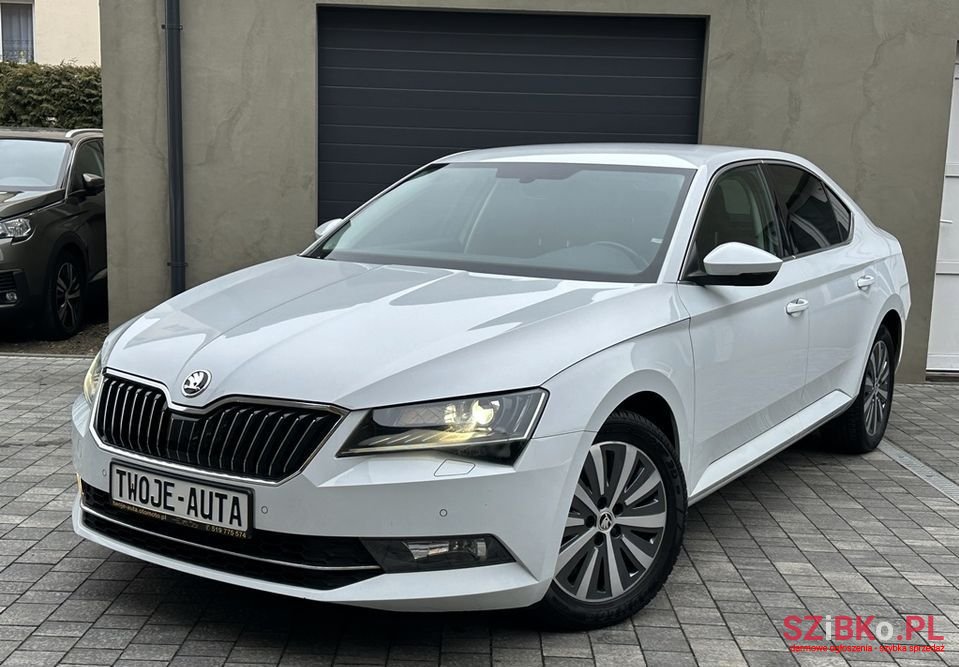 2018' Skoda Superb photo #2
