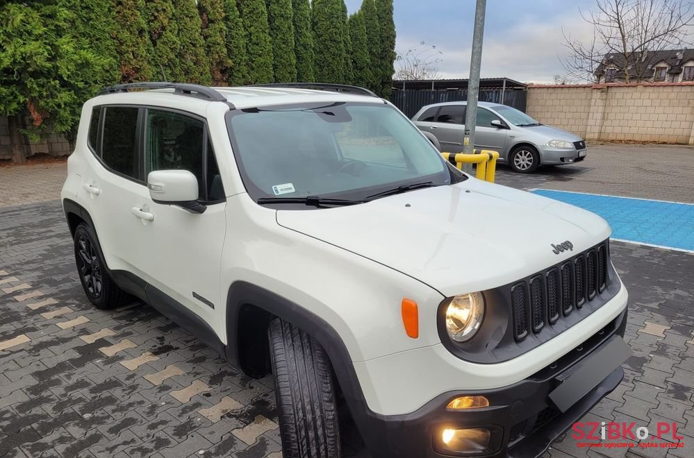 2016' Jeep Renegade photo #3