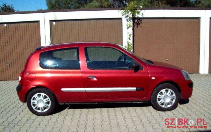 2004' Renault Clio photo #1