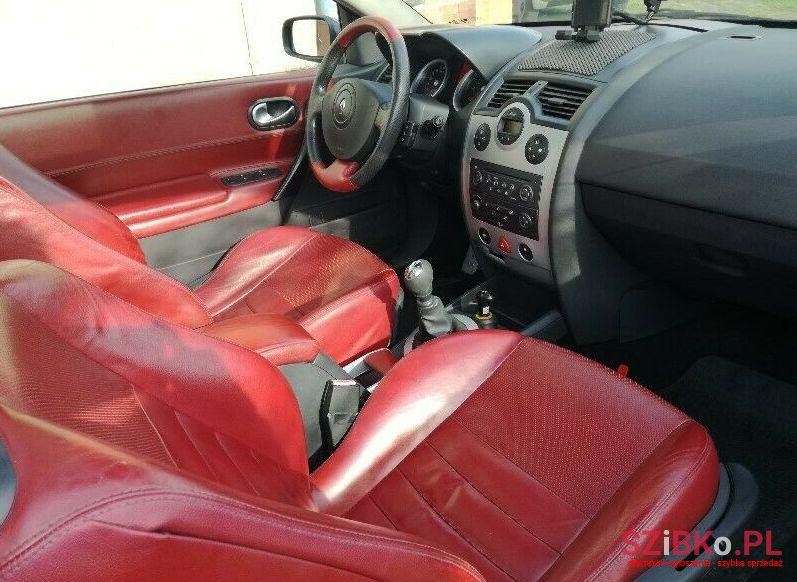 2004' Renault Megane photo #1