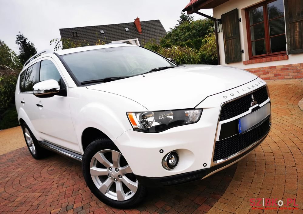 2010' Mitsubishi Outlander photo #4