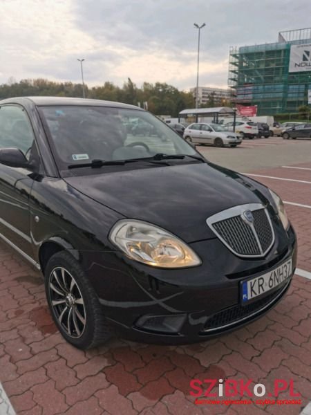 2010' Lancia Ypsilon photo #1
