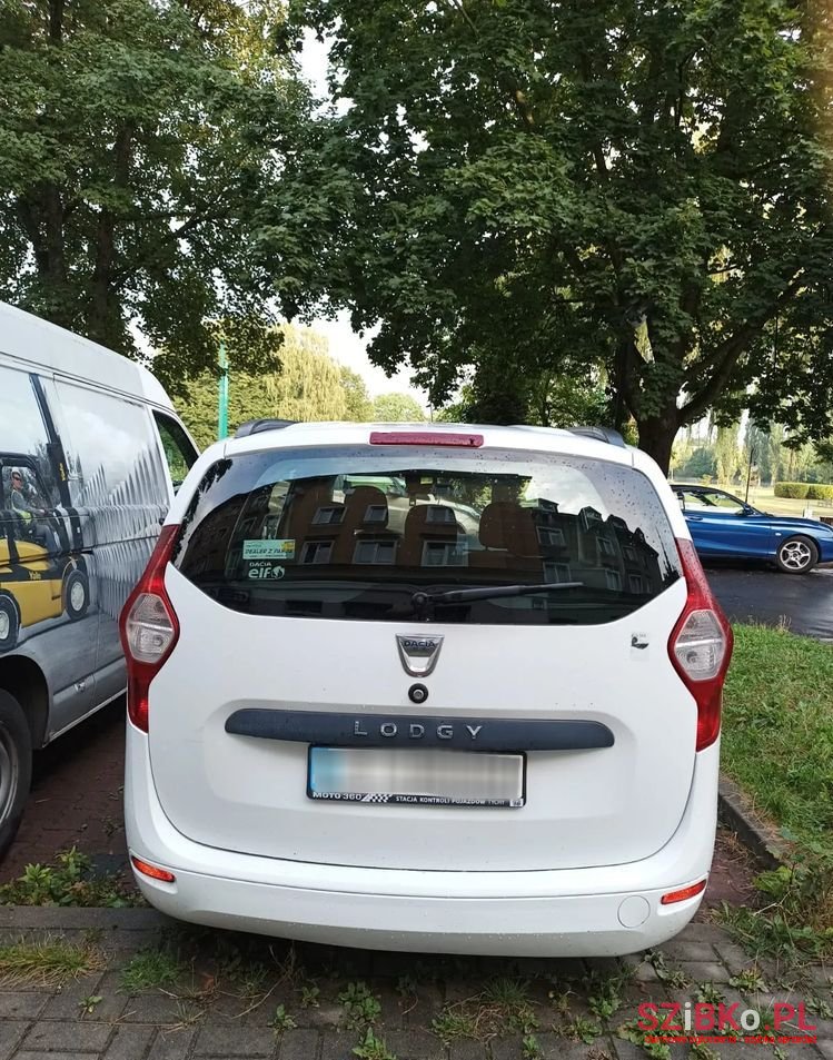 2013' Dacia Lodgy 1.6 Access photo #3