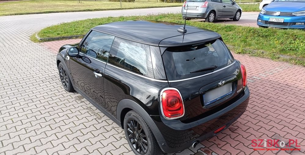 2018' MINI Cooper Standard photo #6