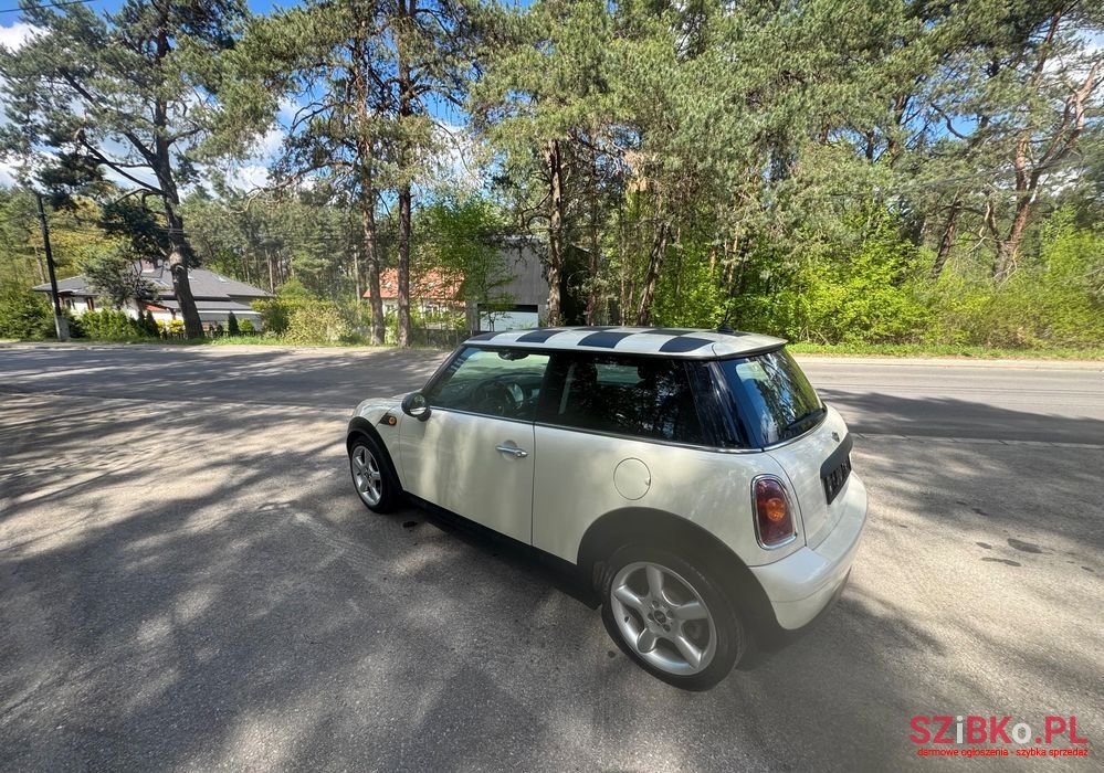 2009' MINI One Standard photo #4