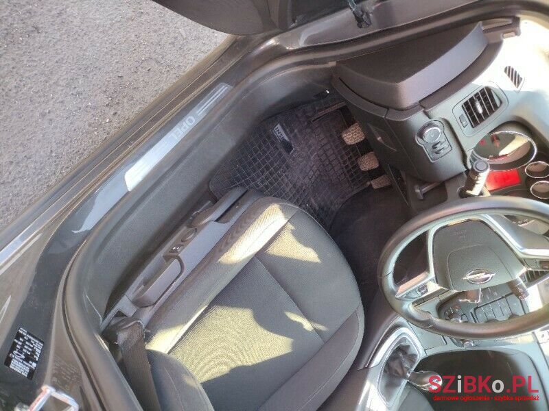 2010' Opel Insignia photo #6