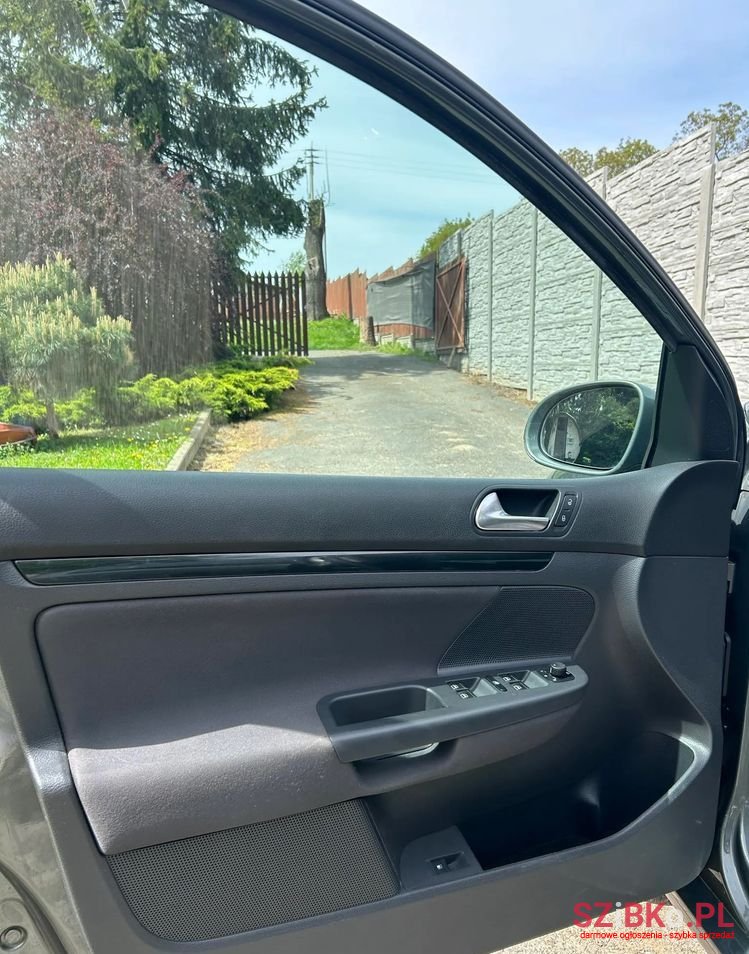 2007' Volkswagen Golf photo #3