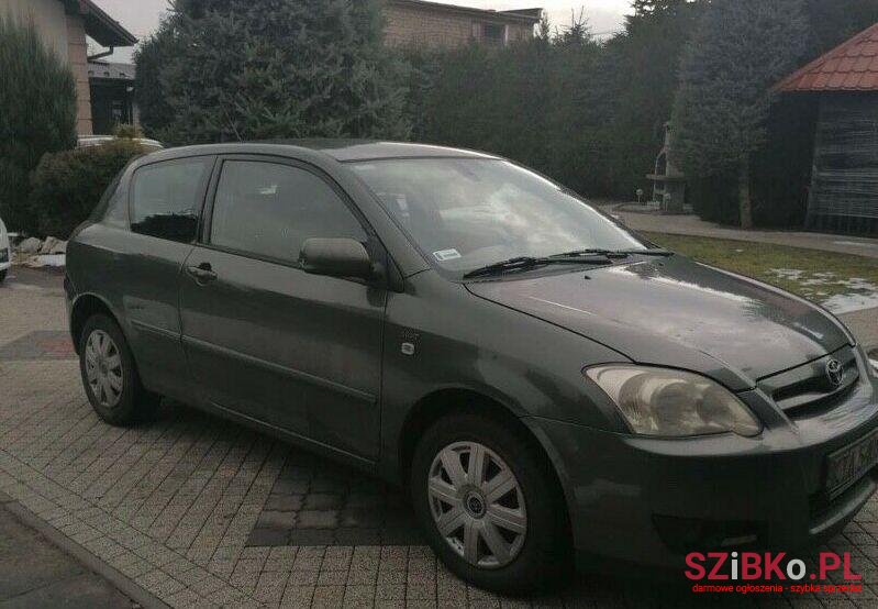 2004' Toyota Corolla photo #1