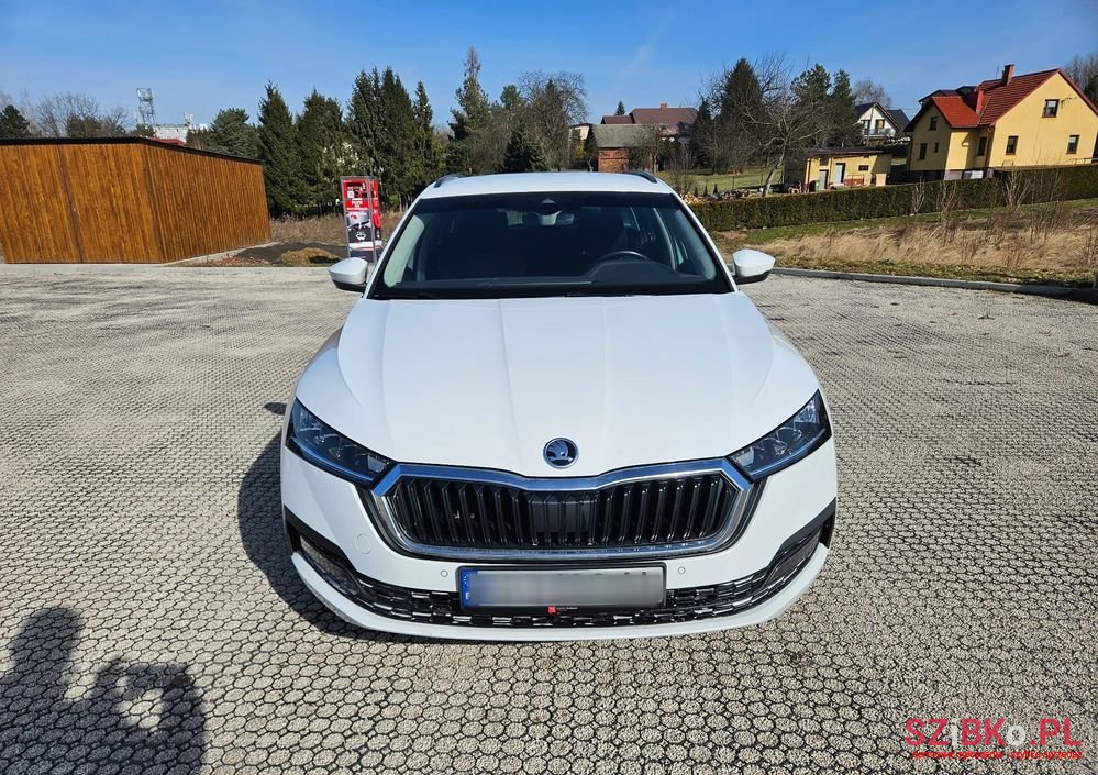 2020' Skoda Octavia 2.0 Tdi Ambition photo #3