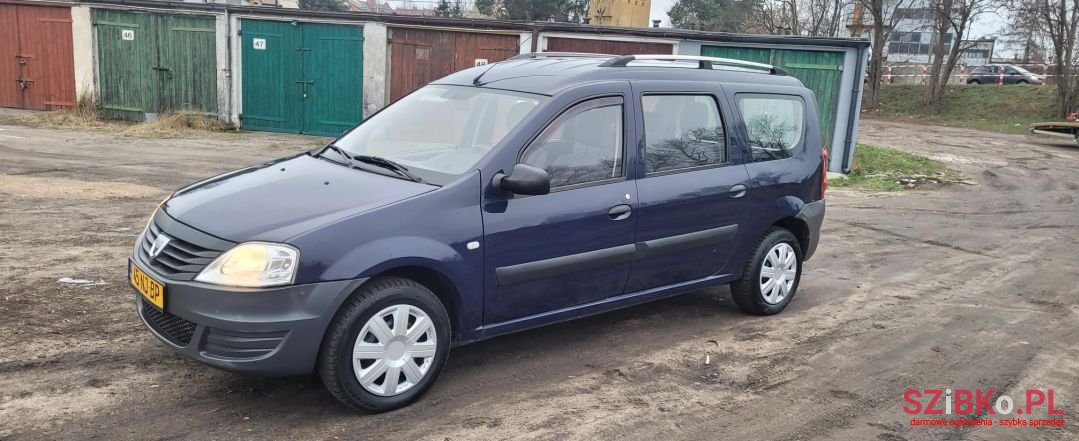2011' Dacia Logan photo #2