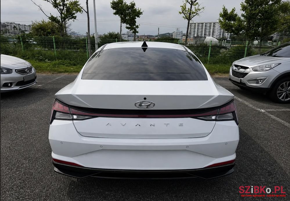 2021' Hyundai Elantra photo #2