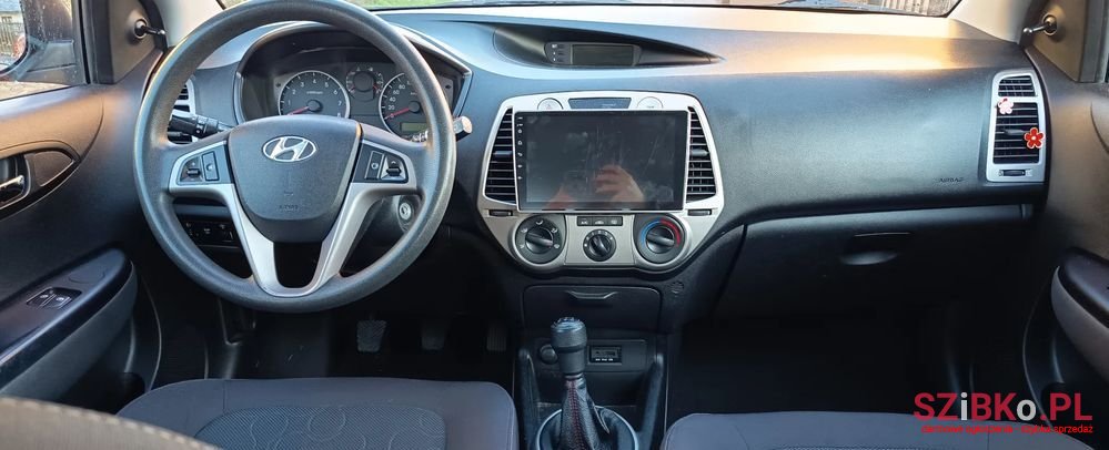 2010' Hyundai i20 1.2 Style photo #5