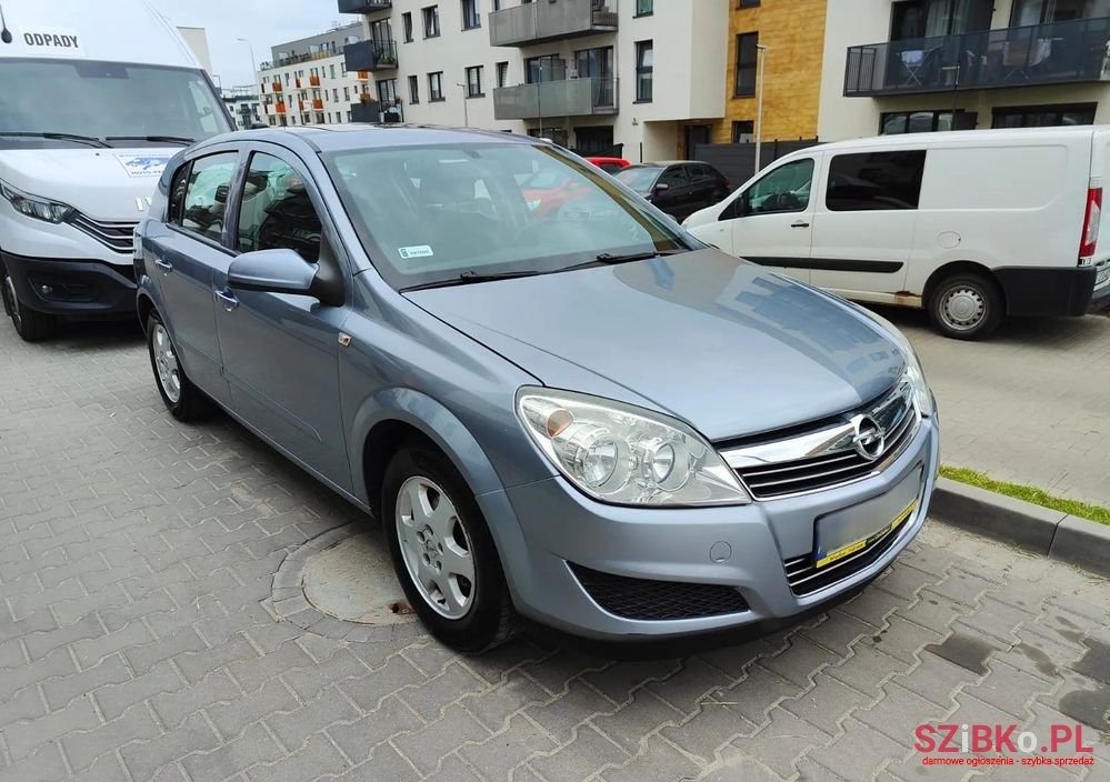 2007' Opel Astra 1.8 photo #1