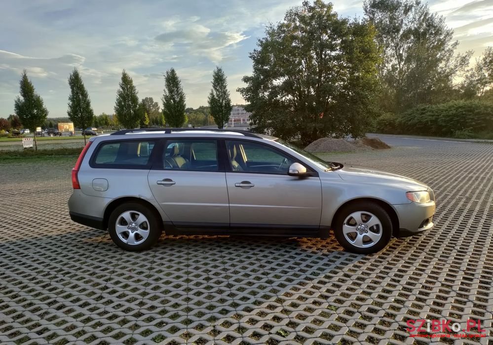 2008' Volvo V70 photo #6