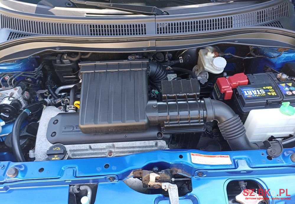 2005' Suzuki Swift photo #5