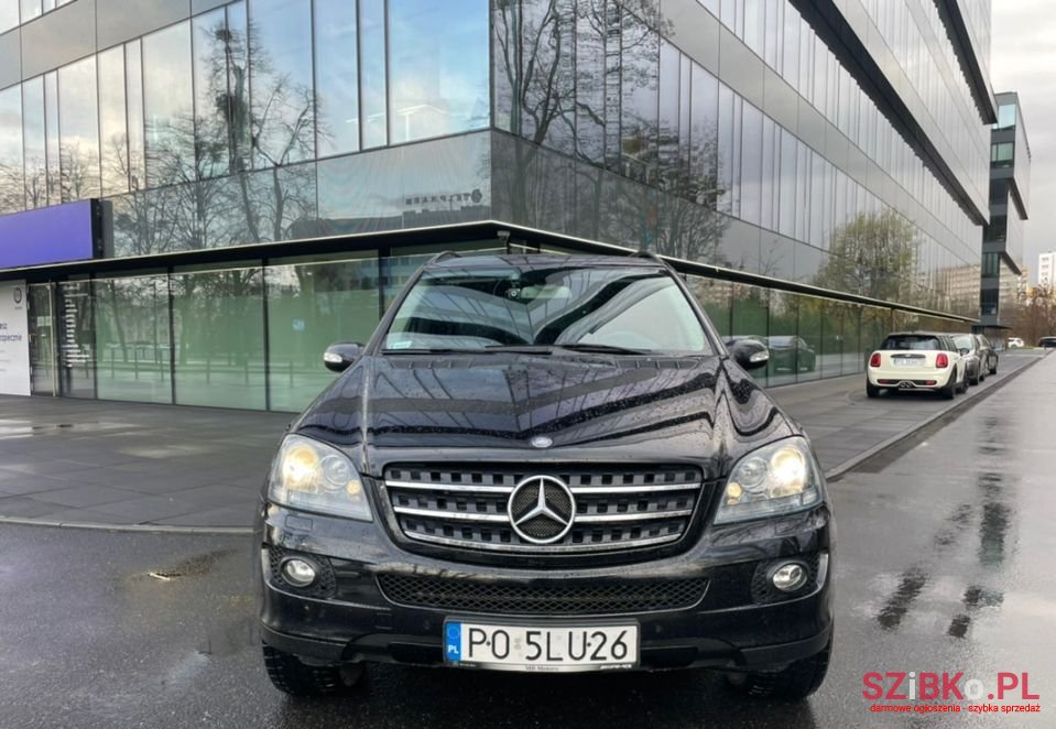 2008' Mercedes-Benz Ml photo #2