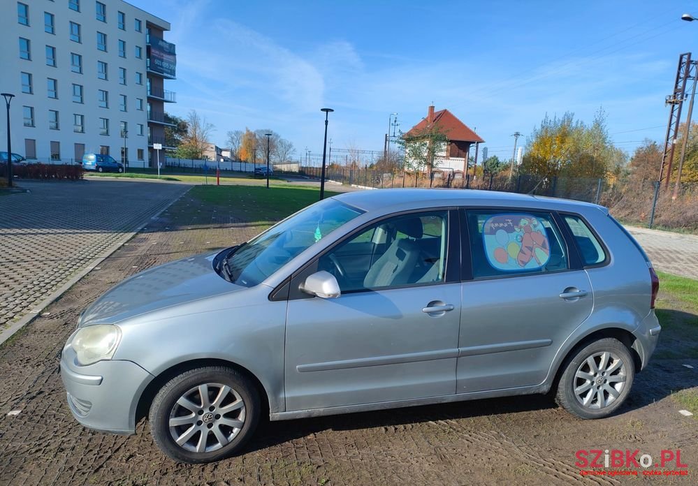 2009' Volkswagen Polo photo #4