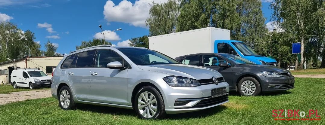 2019' Volkswagen Golf photo #3