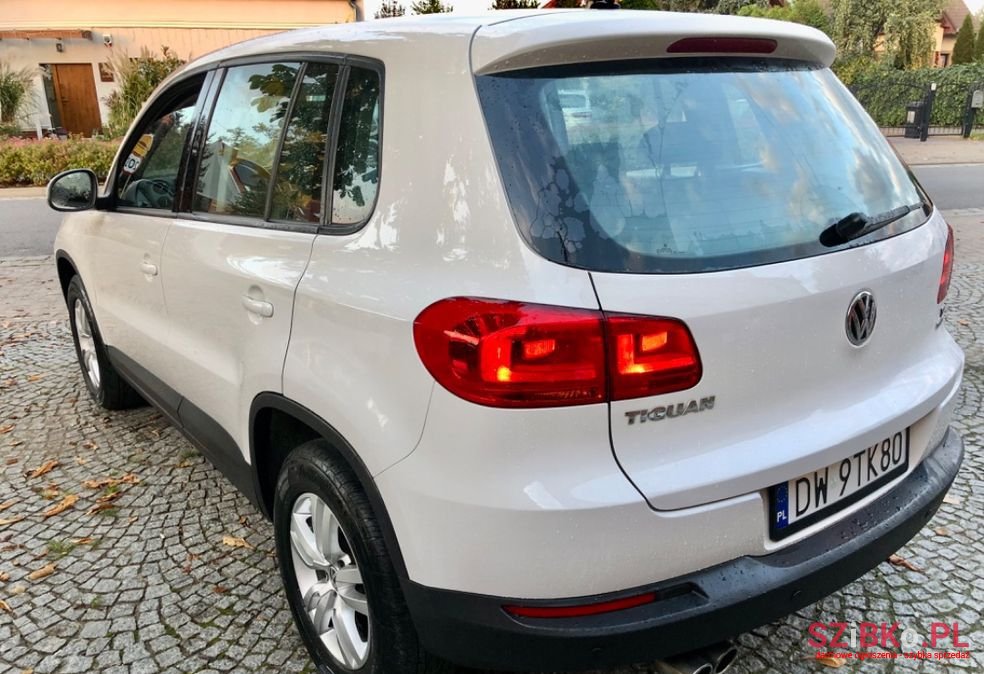 2012' Volkswagen Tiguan photo #3
