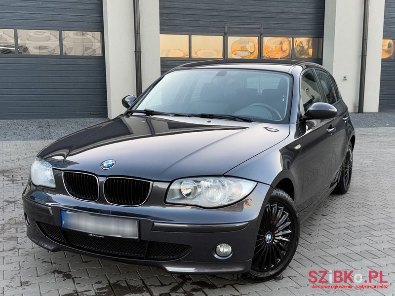 2005' BMW 1 Series 118I photo #2