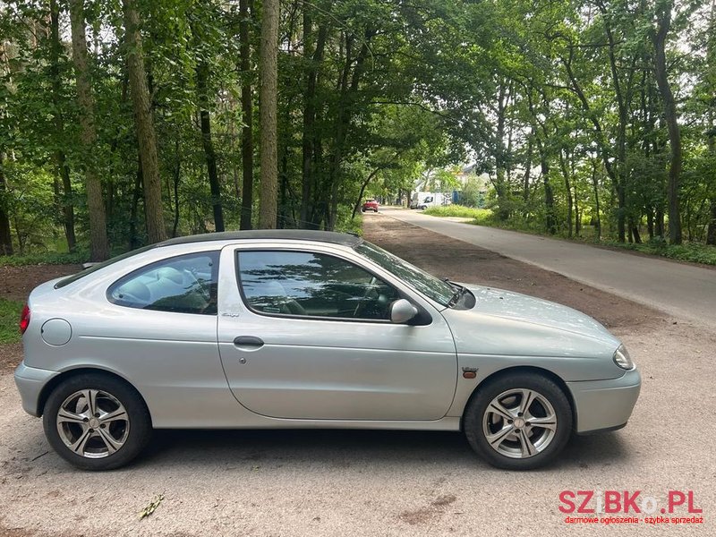 2001' Renault Megane photo #4