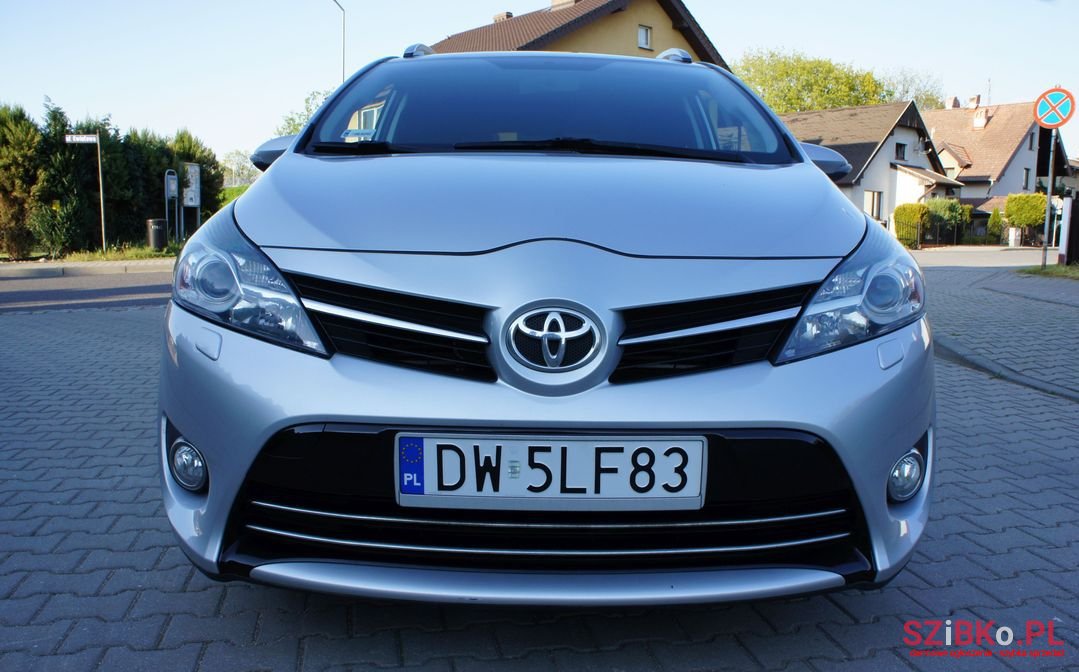 2014' Toyota Verso photo #5