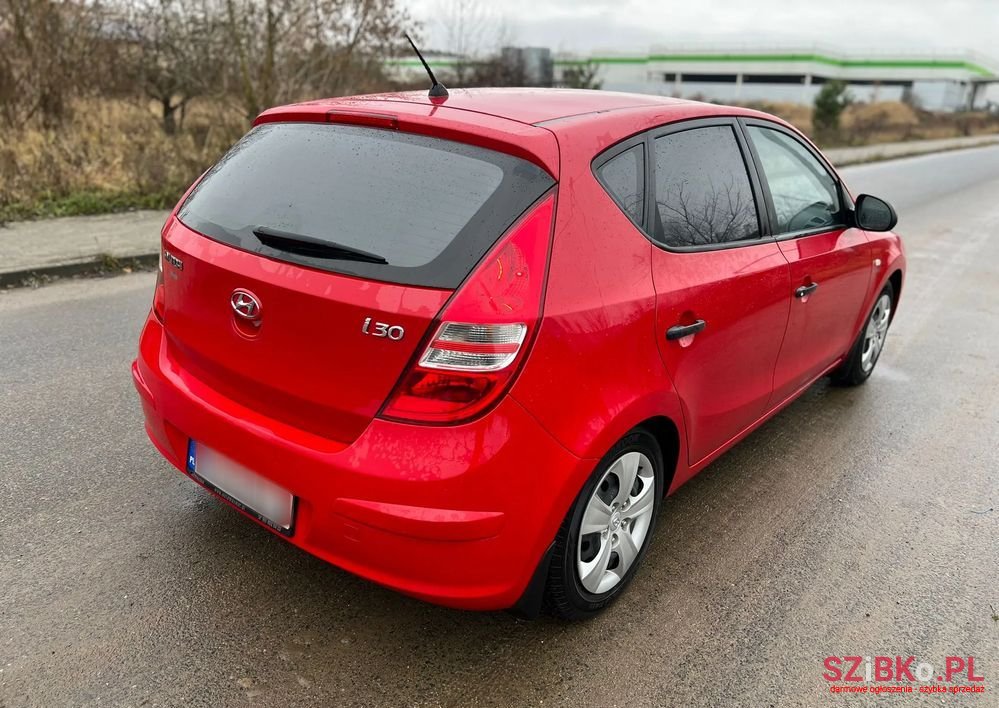 2010' Hyundai i30 1.4 Base photo #6