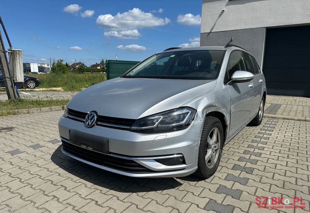 2019' Volkswagen Golf photo #1