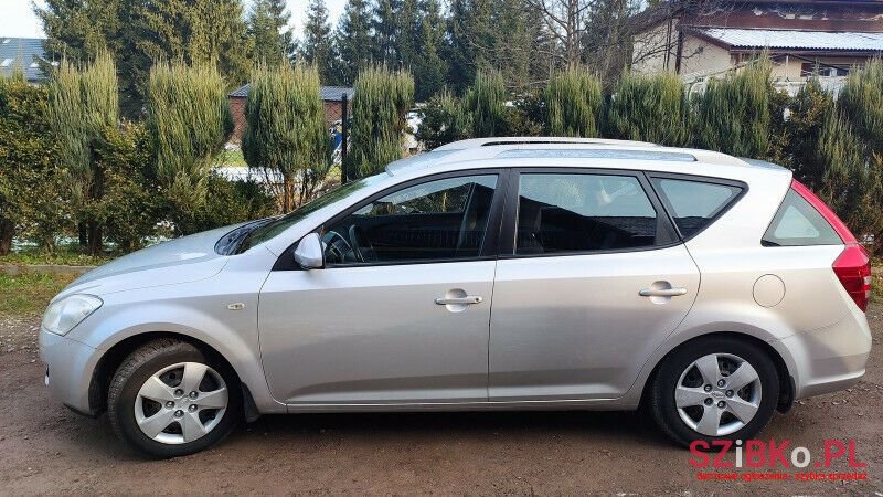 2007' Kia Ceed Sw photo #2