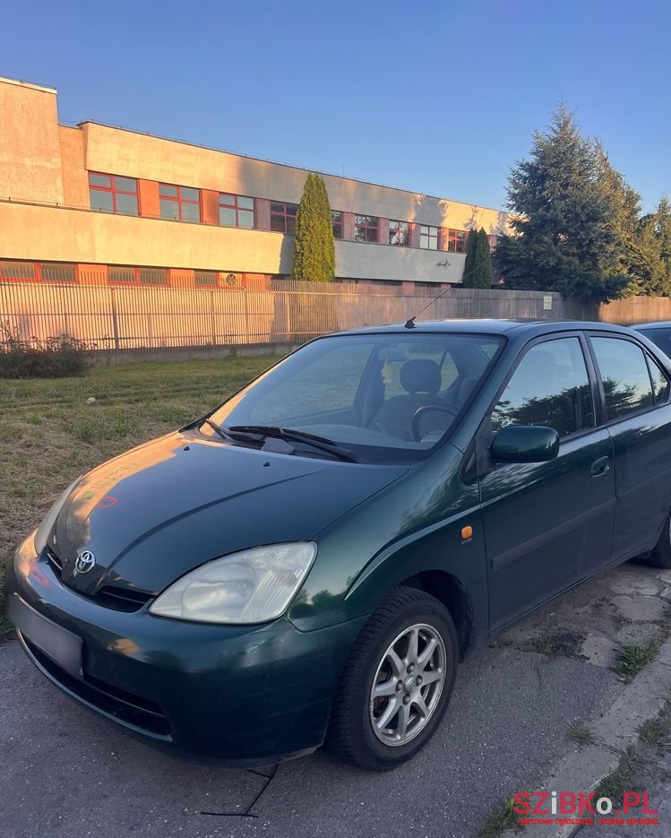 2001' Toyota Prius photo #2