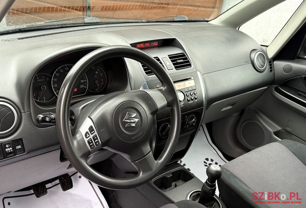 2008' Suzuki SX4 photo #5